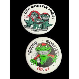 Vintage Pins Pinbacks from NY, Canada, Radio, promo- (Lot of  8)